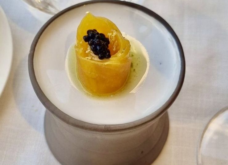 Remolatxa, vinagreta de cibulet i caviar- Castell Peralada Restaurant